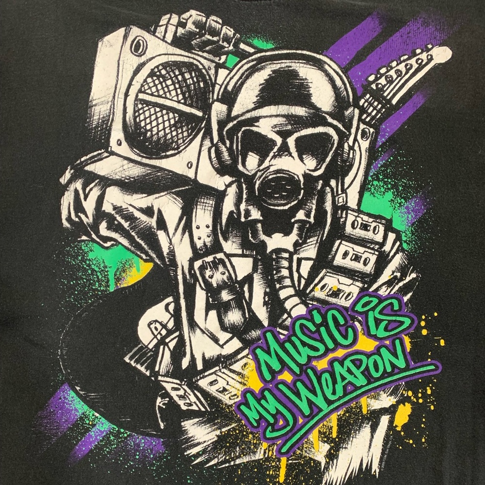 Vintage Graphic Tee Music Is My Weapon Men XL-2XL Black T-Shirt